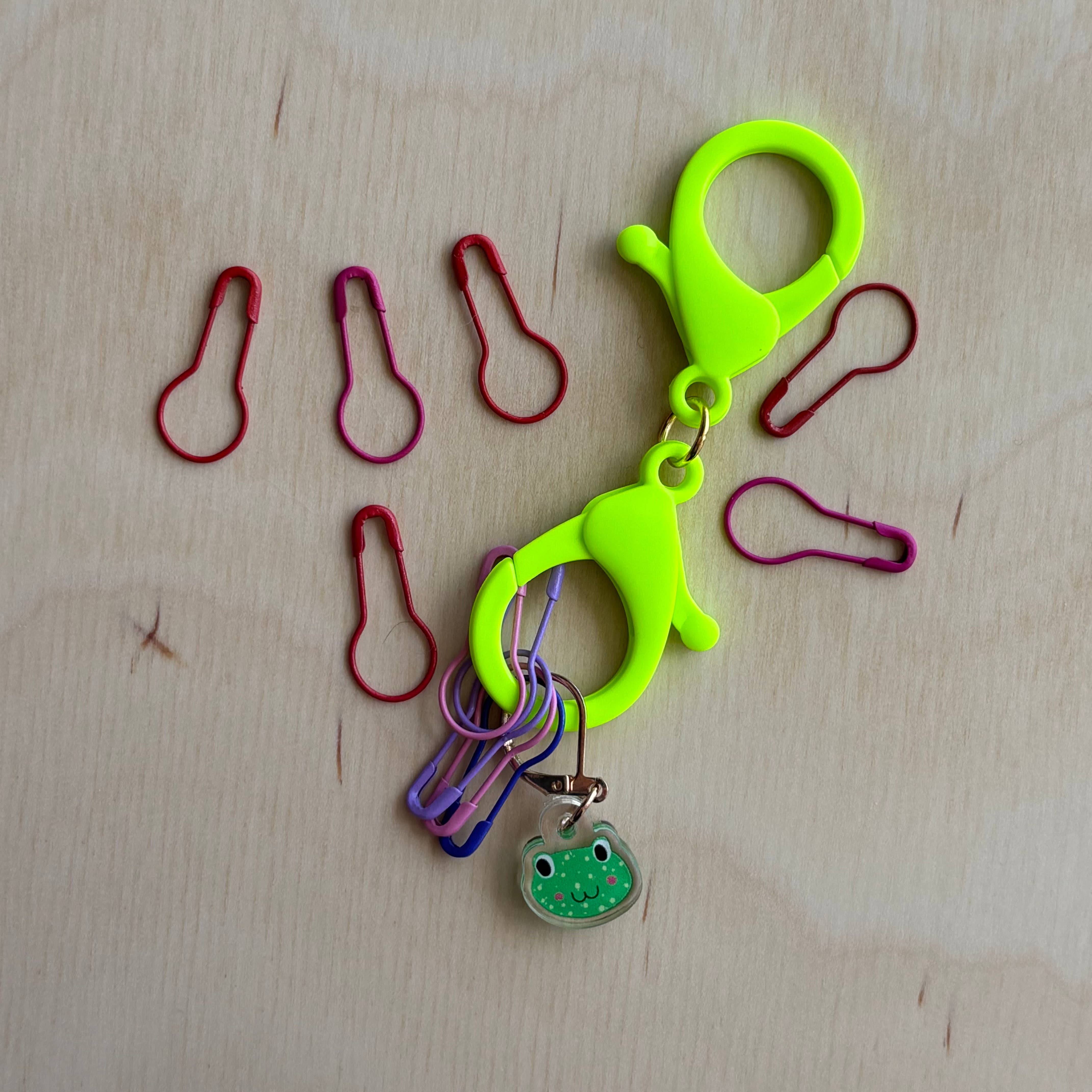 Stitch Marker Claw Clip Holder Keychain - Basic Stitch Knit