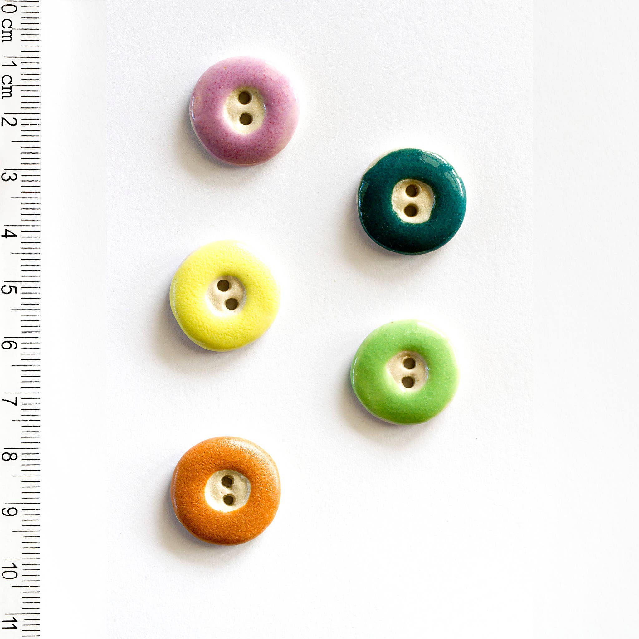 L324 Candy Buttons