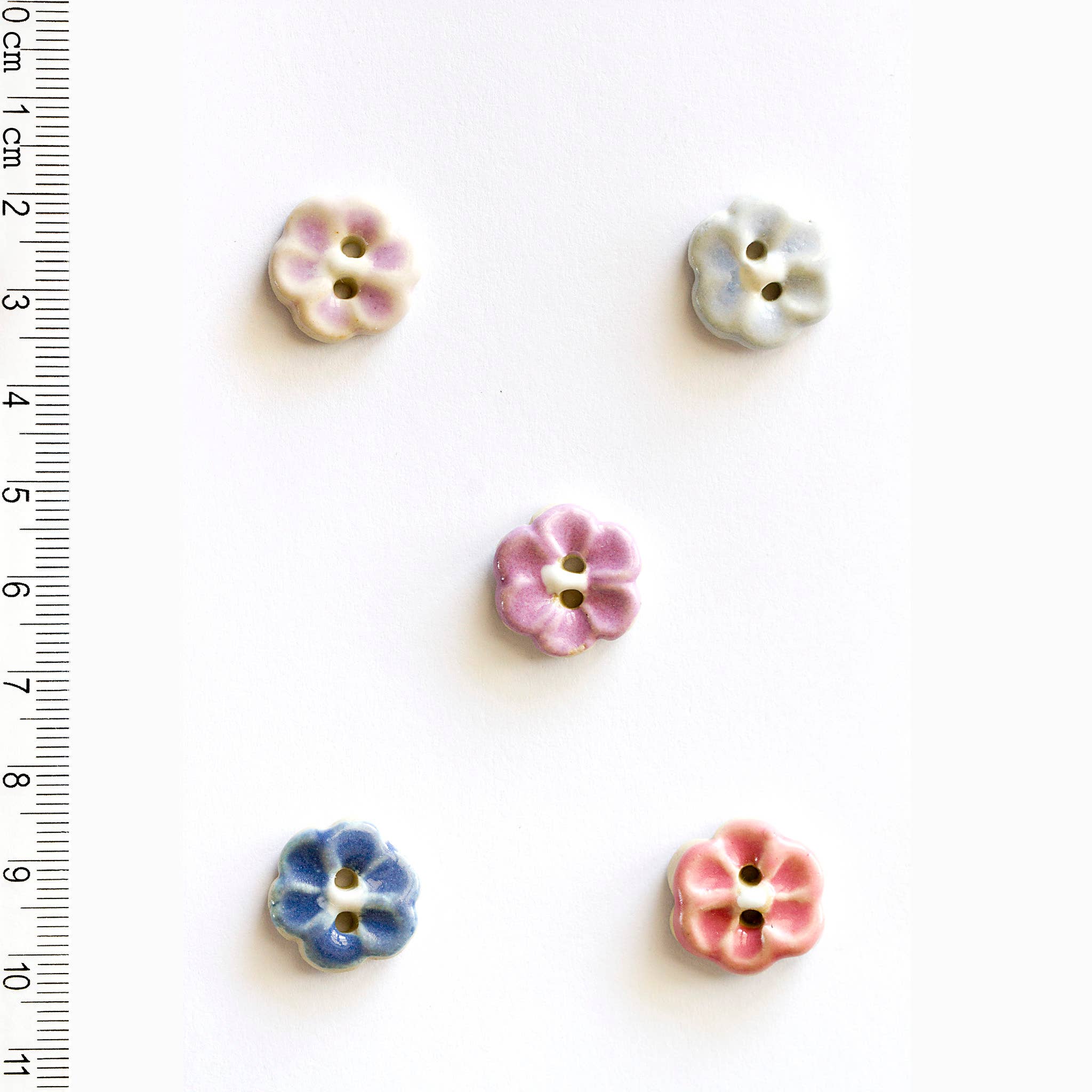 L572 Flower Buttons